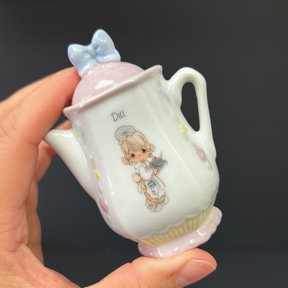 Vintage 1995  porcelain Precious Moments “Dill” teapot spice jar - Picture 3 of 7
